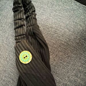 Black Headband , One Size , Comfy fit to hold your masks